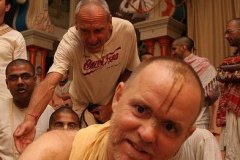 522057_253811151382517_335374372_n