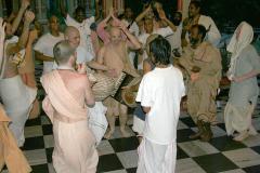 554832_422271094536521_18212510_n