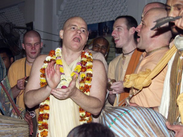 О воспевании Святых Имён