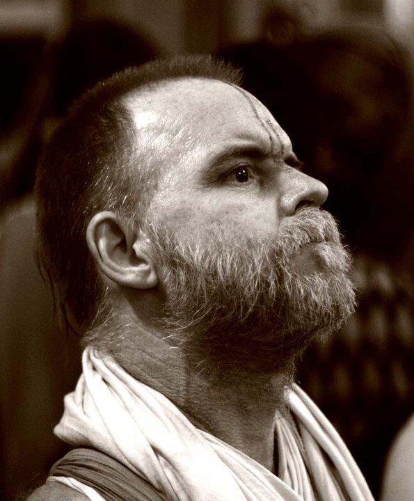 Биография Аиндра Прабху